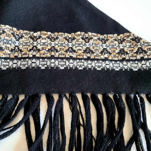 Vintage Arola triangle shape 100% wool black shawl. Made in Finland. - Picture 8 of 9